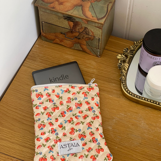 Ivy Kindle Pouch