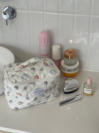 Cove Vanity Case