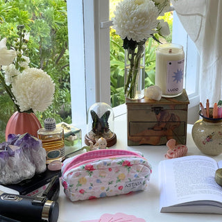 Quilted makeup bag makeup bag astala luna carry all makeup pouch pencil bag brushes bag makeup case vintage floral vanity case cosmetic bag Laptop case laptop bag quilted laptop cover laptop