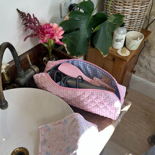 Quilted makeup bag makeup bag astala luna carry all makeup pouch pencil bag brushes bag makeup case vintage floral vanity case cosmetic bag Laptop case laptop bag quilted laptop cover laptop