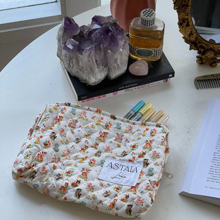 Quilted makeup bag makeup bag astala luna carry all makeup pouch pencil bag brushes bag makeup case vintage floral vanity case cosmetic bag Laptop case laptop bag quilted laptop cover laptop