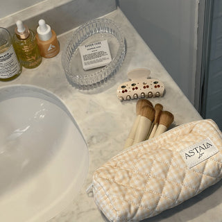 Quilted makeup bag makeup bag astala luna carry all makeup pouch pencil bag brushes bag makeup case vintage floral vanity case cosmetic bag Laptop case laptop bag quilted laptop cover laptop