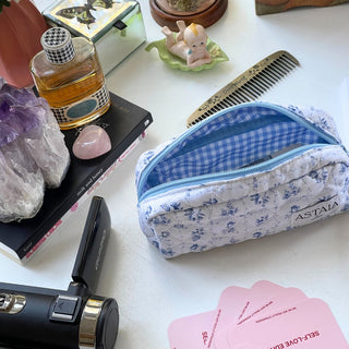 Quilted makeup bag makeup bag astala luna carry all makeup pouch pencil bag brushes bag makeup case vintage floral vanity case cosmetic bag Laptop case laptop bag quilted laptop cover laptop