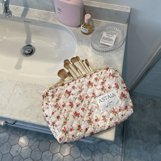 Quilted makeup bag makeup bag astala luna carry all makeup pouch pencil bag brushes bag makeup case vintage floral vanity case cosmetic bag Laptop case laptop bag quilted laptop cover laptop